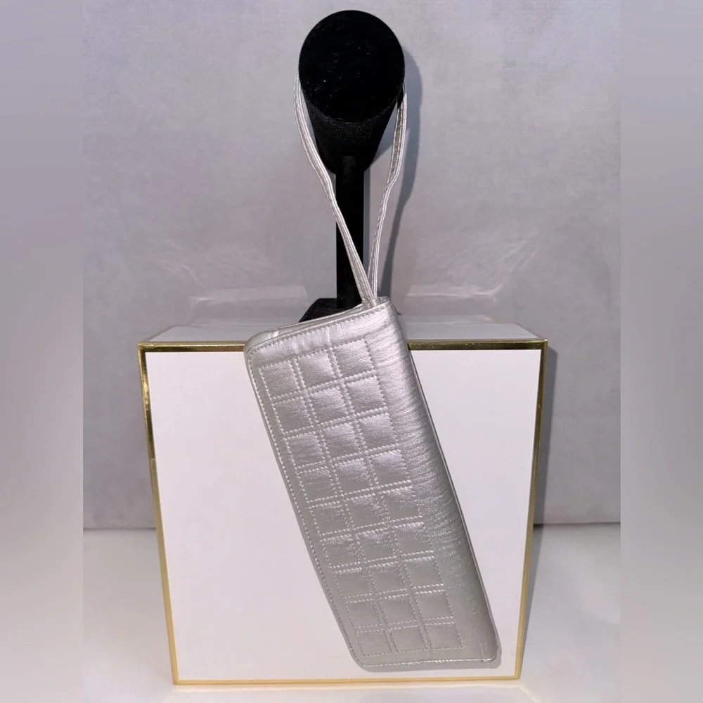Silver Clutch Wristlet EUC Metallic Patent Leather Geometric
